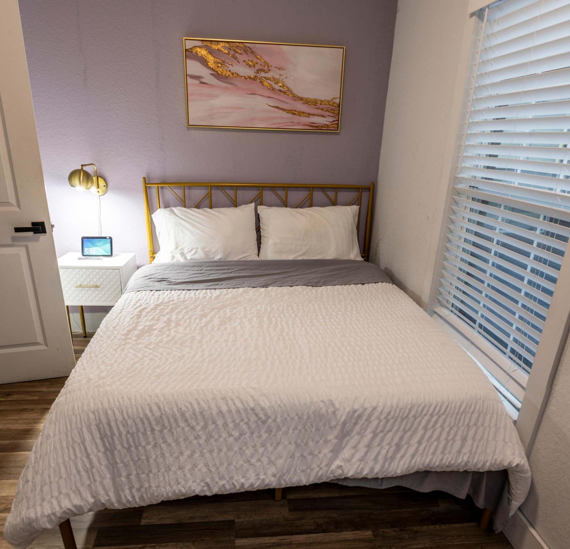 Holiday home Luxury 5-br House, Downtown With *
