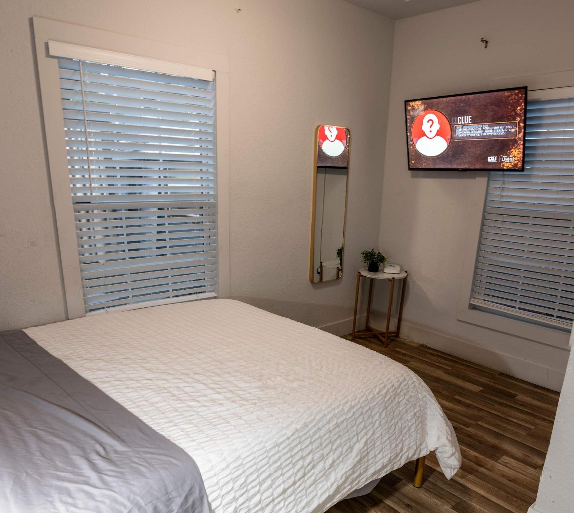 Luxury 5-br House, Downtown With *
